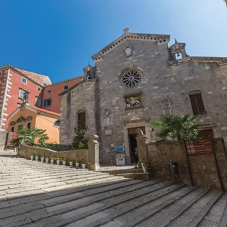 3 Bedroom Awesome In Casa vacanze *