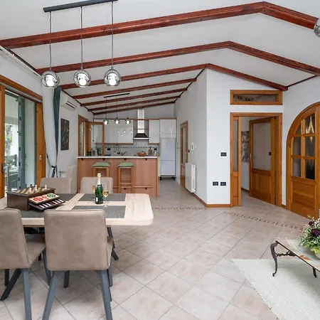 Holiday home 3 Bedroom Awesome In *
