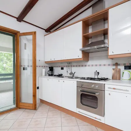 3 Bedroom Awesome In * Trgetari