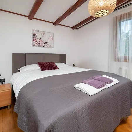 3 Bedroom Awesome In * Trgetari