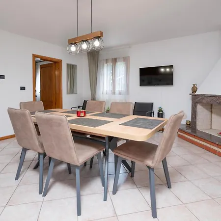 Holiday home 3 Bedroom Awesome In *