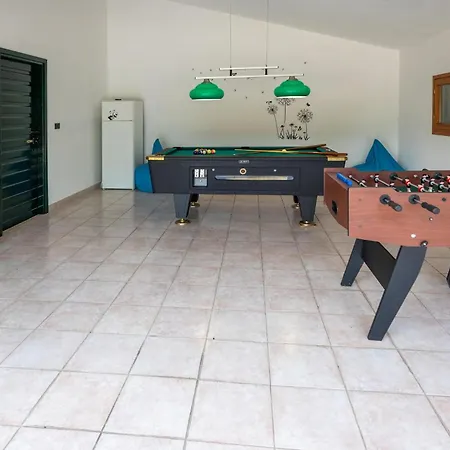 3 Bedroom Awesome In * Trgetari