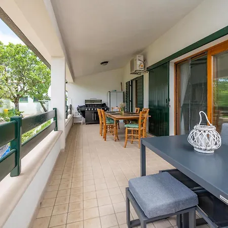 Holiday home 3 Bedroom Awesome In *